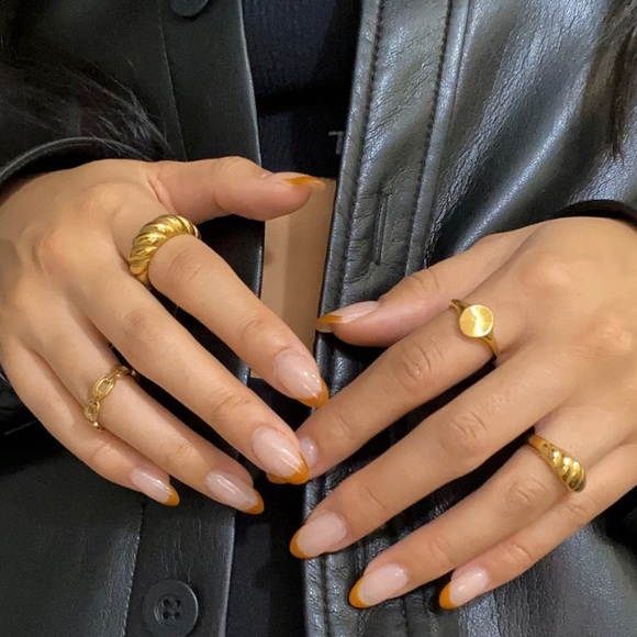 18K Croissant Ring - Picture 3 of 3